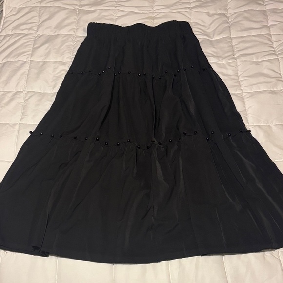 Dresses & Skirts - Black Midi Full Tiered Skirt with Elastic Waist